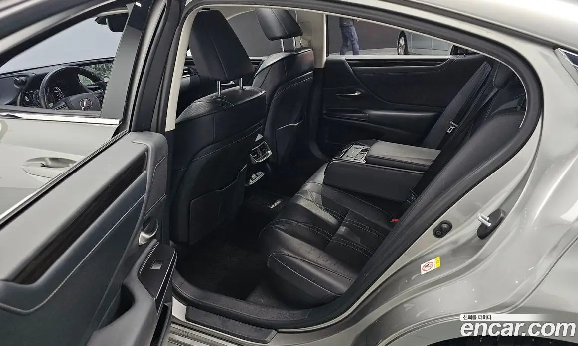 Lexus ES 2018 2.5 автомат (гидро), фото 17