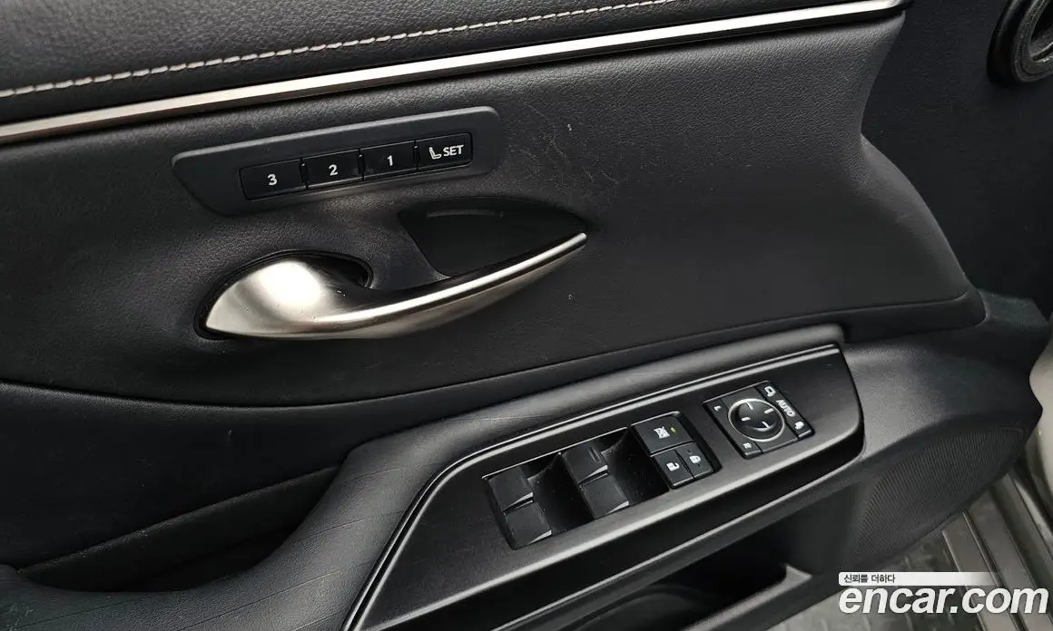 Lexus ES 2018 2.5 автомат (гидро), фото 23