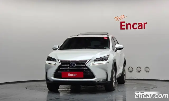 Lexus NX 2016 2.5 автомат (гидро), миниатюра 3