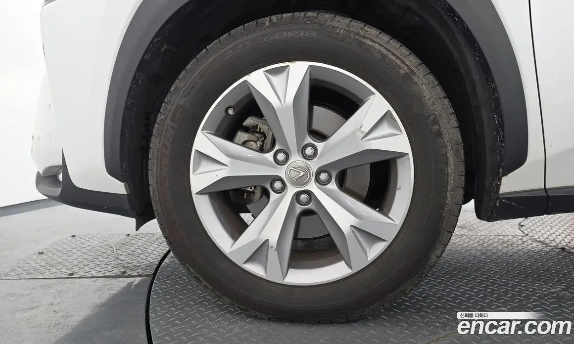 Lexus NX 2016 2.5 автомат (гидро), фото 5