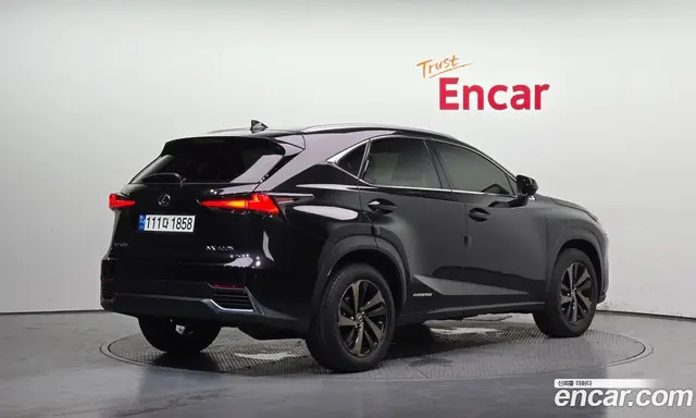 Lexus NX 2021 2.5 автомат (гидро), миниатюра 2
