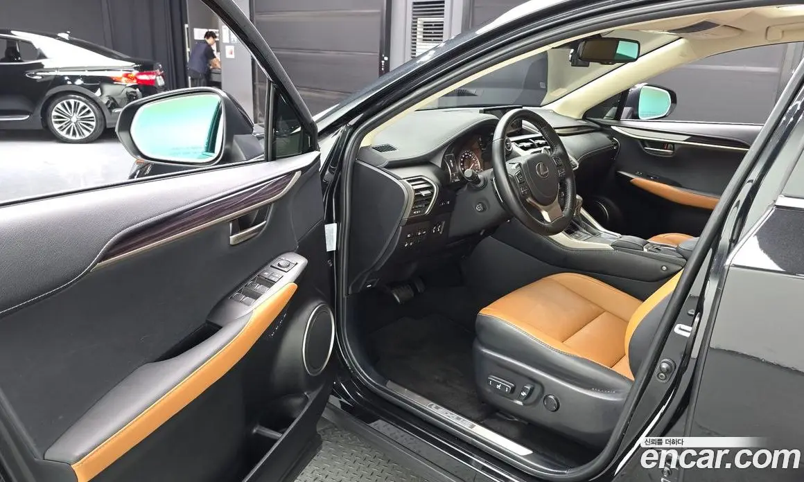 Lexus NX 2021 2.5 автомат (гидро), фото 13