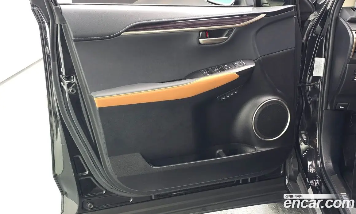 Lexus NX 2021 2.5 автомат (гидро), фото 14