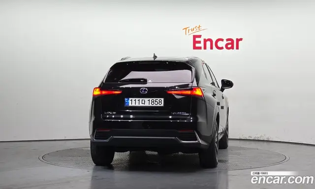 Lexus NX 2021 2.5 автомат (гидро), миниатюра 4