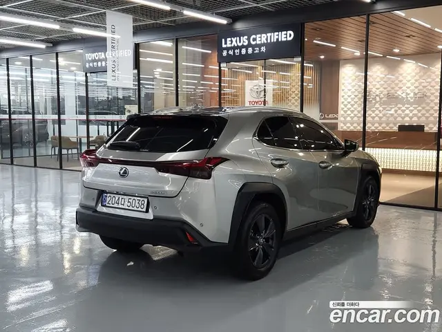 Lexus UX 2024 2.0 автомат (вариатор), миниатюра 2