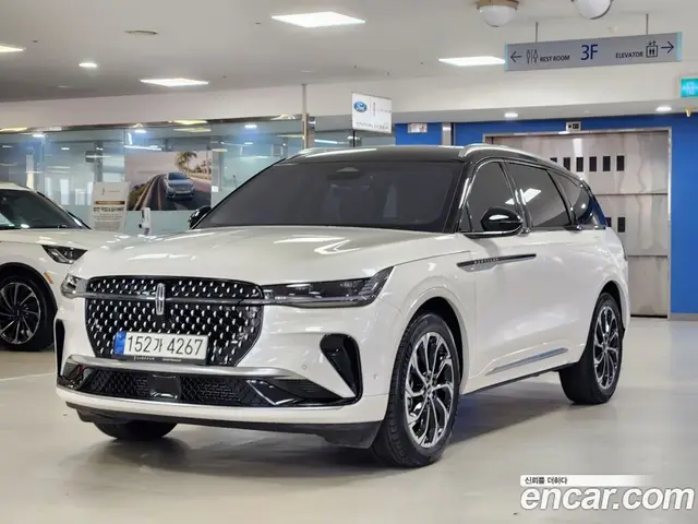 Lincoln Nautilus, 2023, 48 118 км