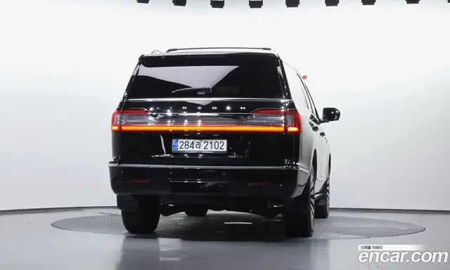 Lincoln Navigator 2021 3.5 автомат (гидро), миниатюра 3