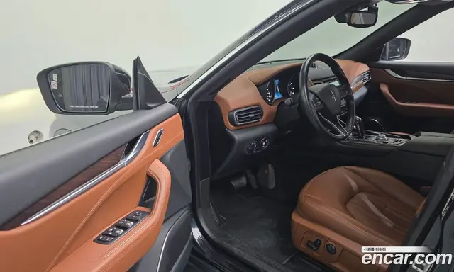Maserati Levante 2020 3.0 автомат (гидро), миниатюра 11