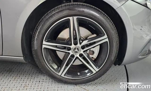 Mercedes-Benz A-Class 2020 2.0 автомат (гидро), миниатюра 5