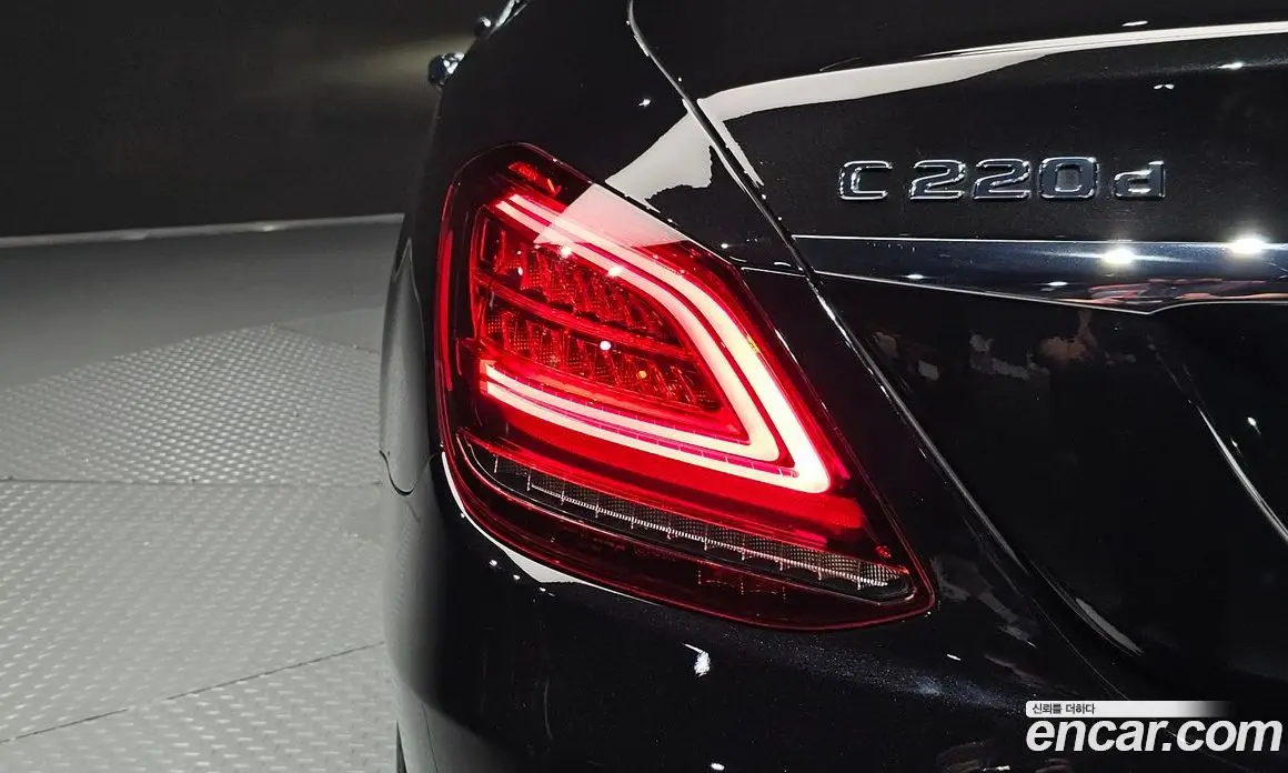 Mercedes-Benz C-Class 2019 1.9 автомат (гидро), фото 9