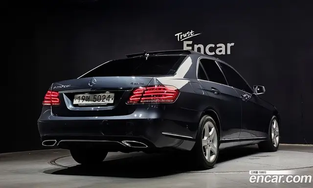 Mercedes-Benz E-Class 2013 2.1 автомат (гидро), миниатюра 2