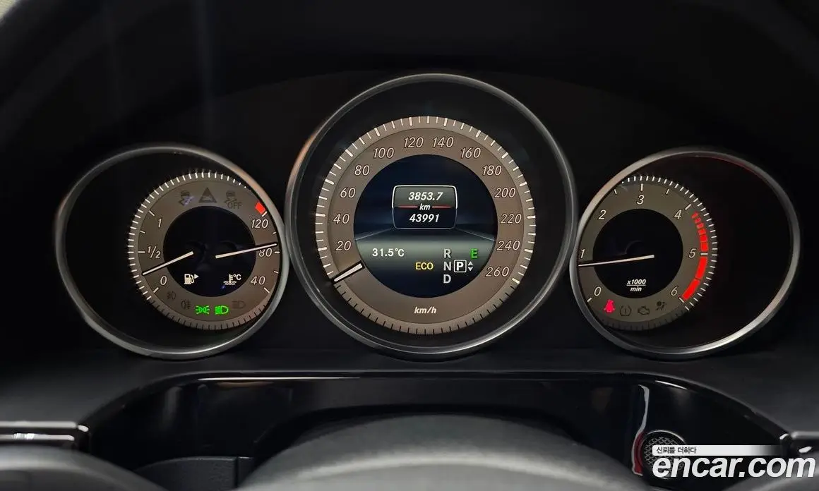 Mercedes-Benz E-Class 2013 2.1 автомат (гидро), фото 8
