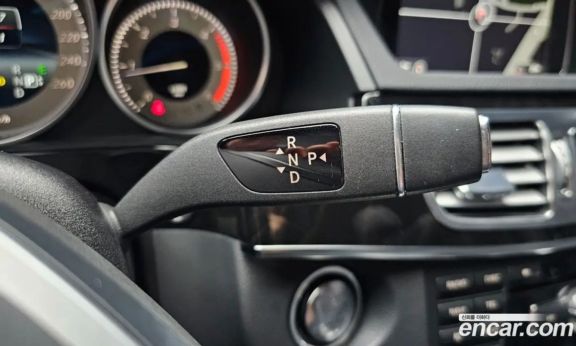 Mercedes-Benz E-Class 2013 2.1 автомат (гидро), фото 9