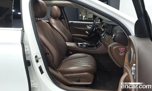 Mercedes-Benz E-Class 2017 2.0 автомат (гидро), миниатюра 11