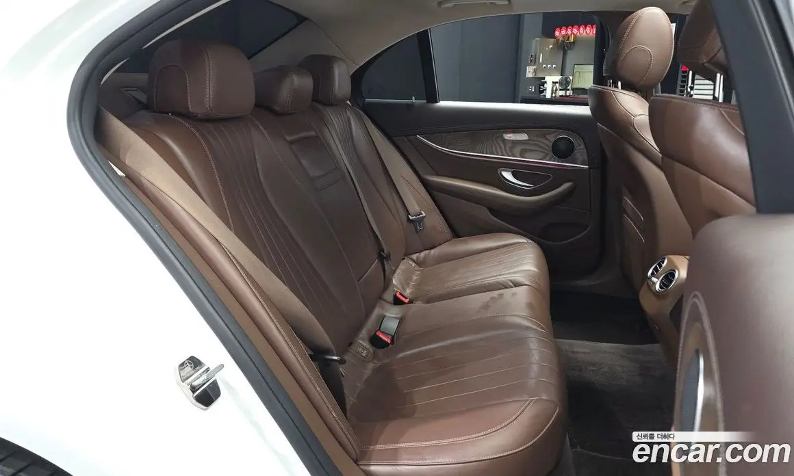 Mercedes-Benz E-Class 2017 2.0 автомат (гидро), фото 12