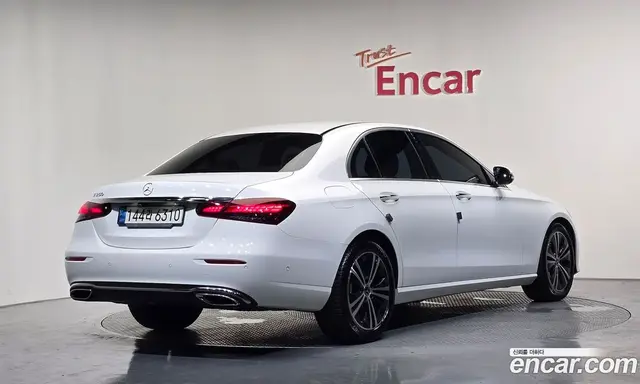 Mercedes-Benz E-Class 2020 2.0 автомат (гидро), миниатюра 2