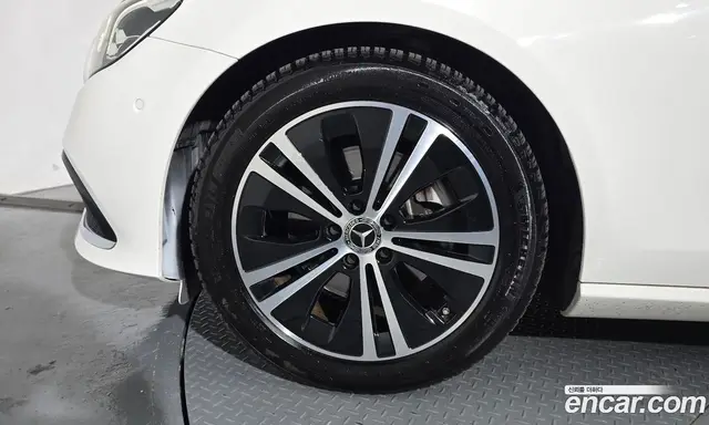 Mercedes-Benz E-Class 2020 2.0 автомат (гидро), миниатюра 5