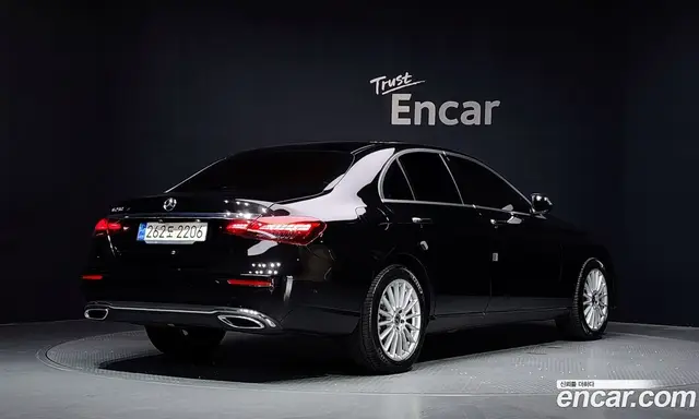 Mercedes-Benz E-Class 2020 2.0 автомат (гидро), миниатюра 2