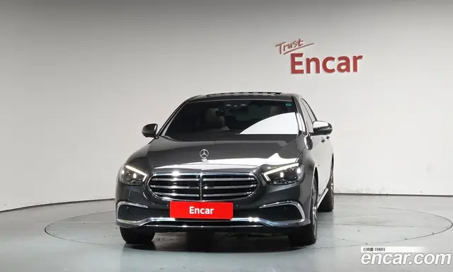 Mercedes-Benz E-Class 2021 2.0 автомат (гидро), миниатюра 3