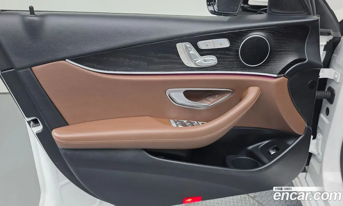 Mercedes-Benz E-Class 2023 2.0 автомат (гидро), фото 14