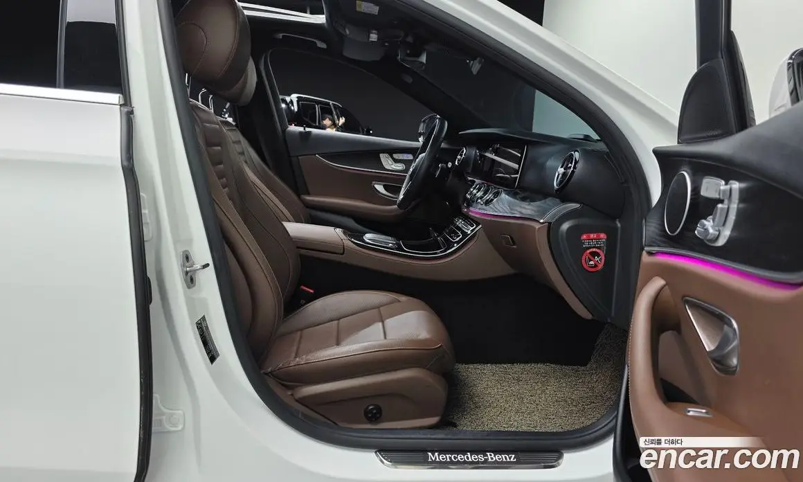 Mercedes-Benz E-Class 2023 2.0 автомат (гидро), фото 16