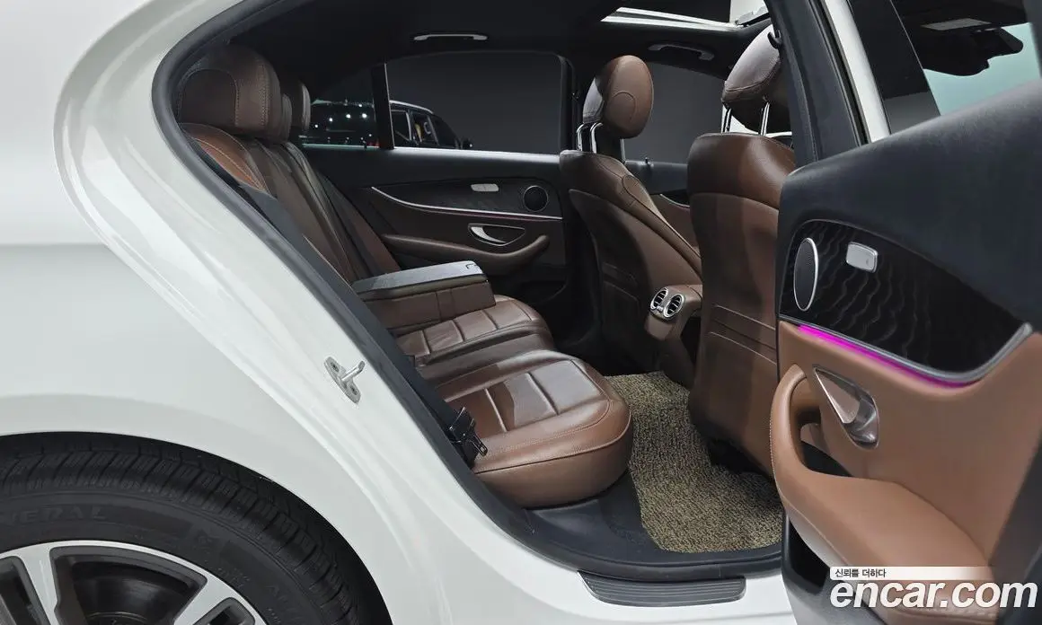 Mercedes-Benz E-Class 2023 2.0 автомат (гидро), фото 17