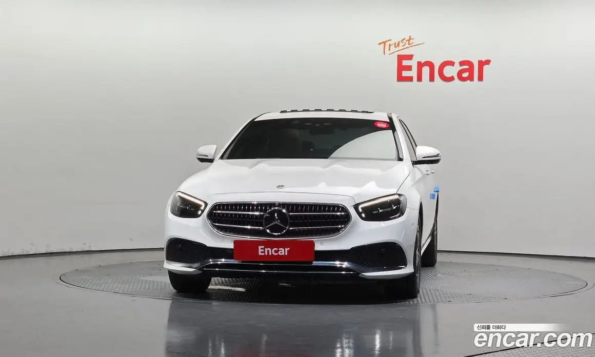Mercedes-Benz E-Class 2023 2.0 автомат (гидро), фото 3