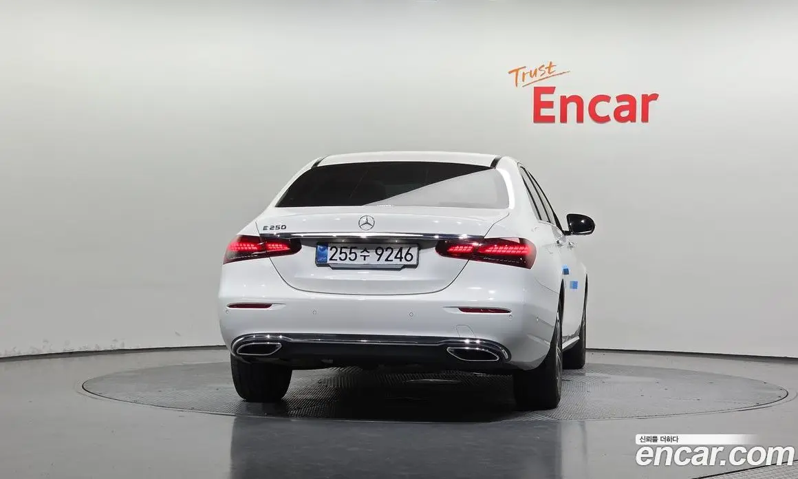 Mercedes-Benz E-Class 2023 2.0 автомат (гидро), фото 4