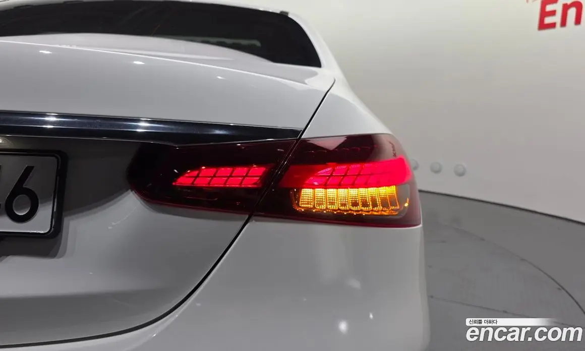 Mercedes-Benz E-Class 2023 2.0 автомат (гидро), фото 9