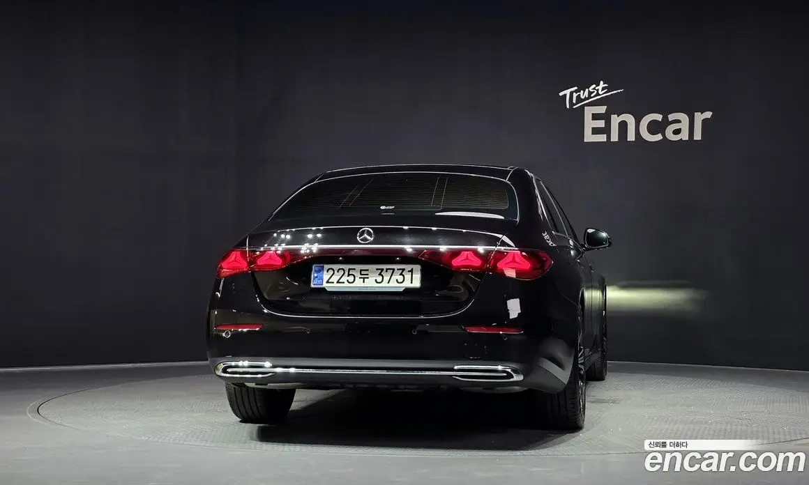 Mercedes-Benz E-Class 2024 2.0 автомат (гидро), фото 4