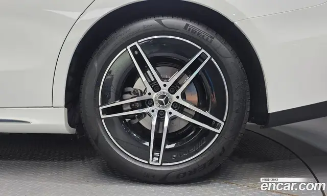 Mercedes-Benz E-Class 2025 2.0 автомат (гидро), миниатюра 7