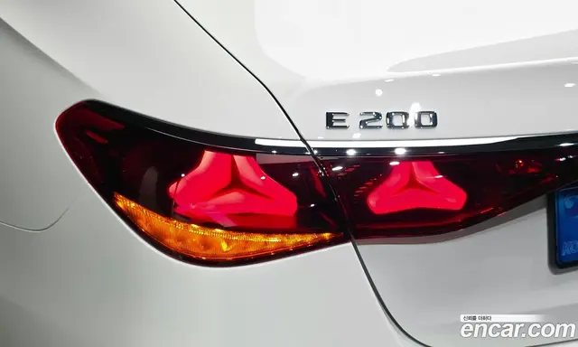 Mercedes-Benz E-Class 2025 2.0 автомат (гидро), миниатюра 9