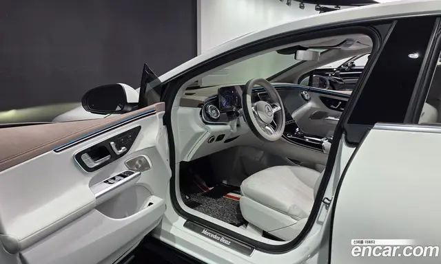 Mercedes-Benz EQE 2023 0.3 автомат (гидро), миниатюра 9