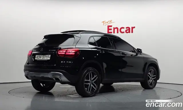 Mercedes-Benz GLA-Class 2019 2.0 автомат (гидро), миниатюра 2