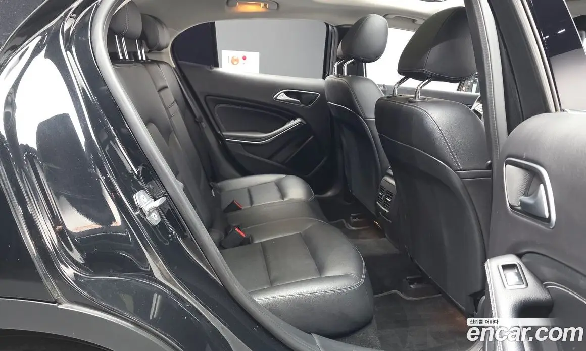 Mercedes-Benz GLA-Class 2019 2.0 автомат (гидро), фото 12