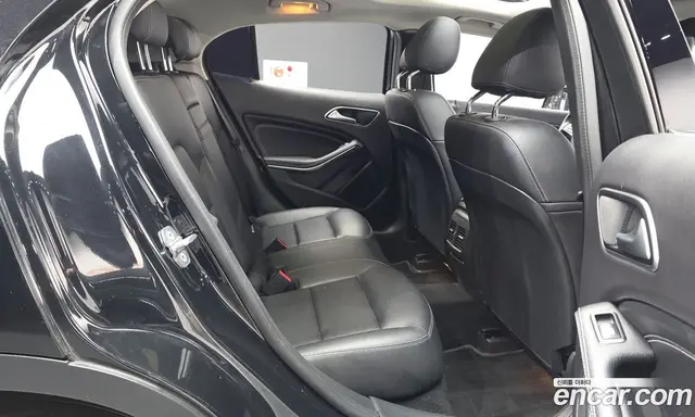Mercedes-Benz GLA-Class 2019 2.0 автомат (гидро), миниатюра 12