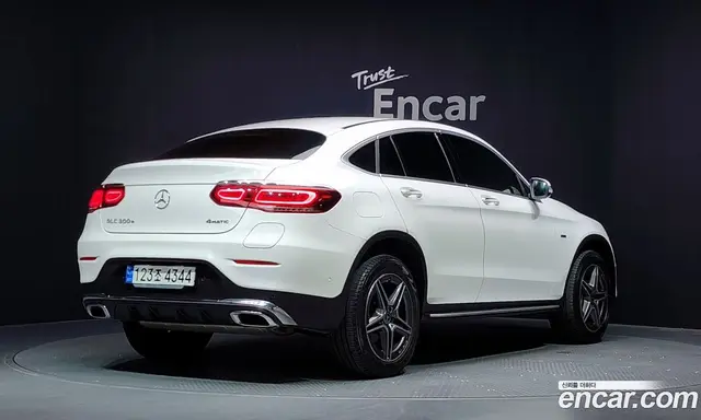 Mercedes-Benz GLC-Class 2021 2.0 автомат (гидро), миниатюра 2