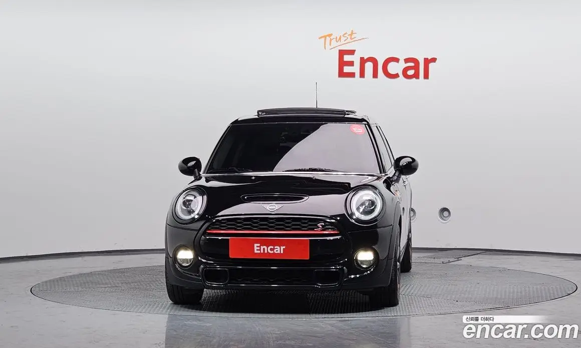 Mini Cooper 2019 2.0 автомат (гидро), фото 3 Mini Cooper 2019 2.0 автомат (гидро), фото 3