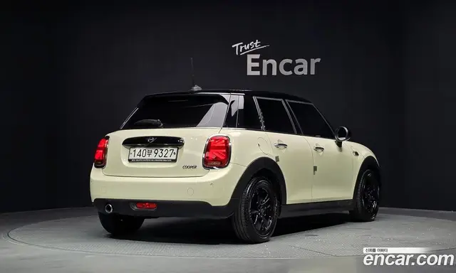 Mini Cooper 2020 1.5 автомат (гидро), миниатюра 2