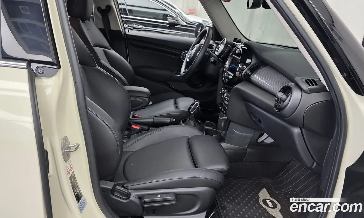 Mini Cooper 2020 1.5 автомат (гидро), фото 16