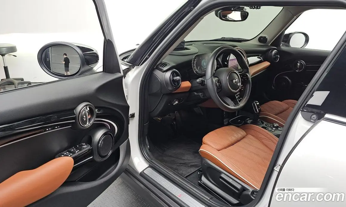 Mini Cooper 2023 2.0 автомат (гидро), фото 13