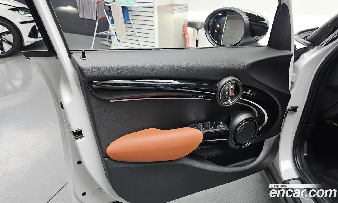 Mini Cooper 2023 2.0 автомат (гидро), фото 14