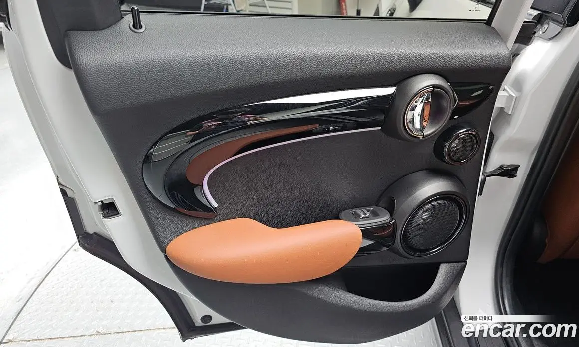 Mini Cooper 2023 2.0 автомат (гидро), фото 15