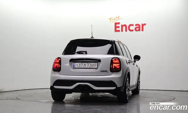 Mini Cooper 2023 2.0 автомат (гидро), миниатюра 4
