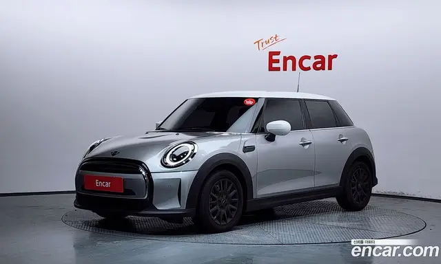 Mini Cooper 2023 1.5 автомат (гидро), миниатюра 1