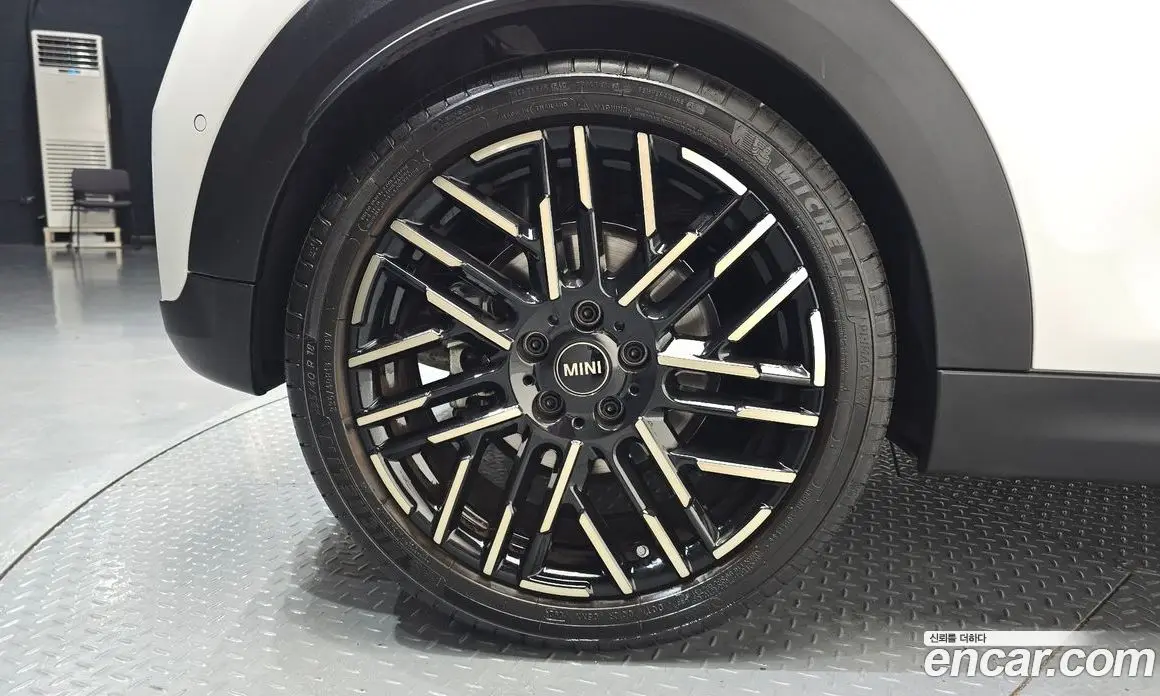 Mini Cooper 2024 2.0 автомат (гидро), фото 4