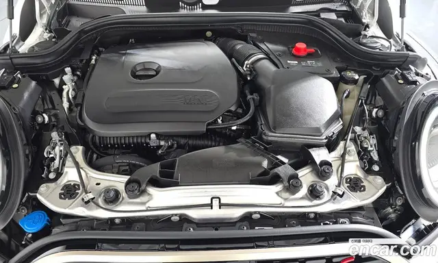 Mini Cooper 2024 2.0 автомат (гидро), миниатюра 5