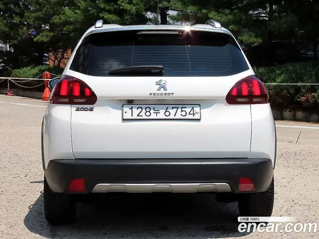 Peugeot 2008 2019 1.5 автомат (гидро), миниатюра 4