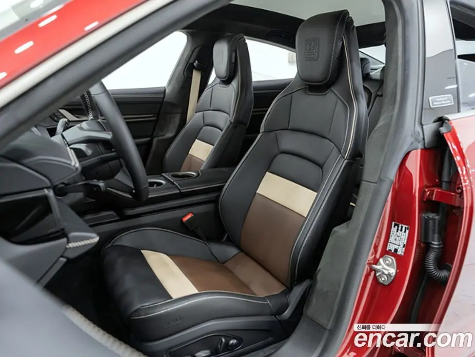Porsche Taycan 2025 0.1 автомат (гидро), фото 10