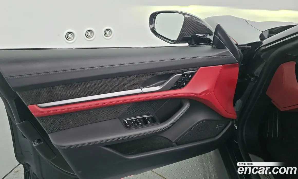Porsche Taycan 2025 0.1 автомат (гидро), фото 14